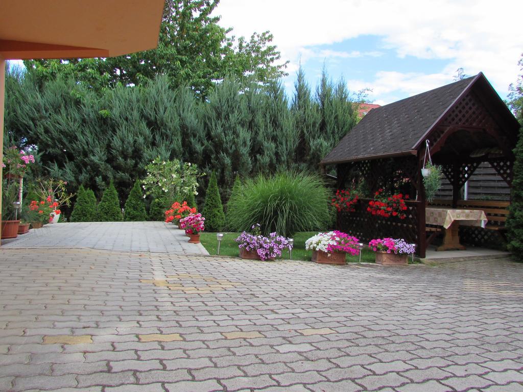 Szecsenyi Apartman Хевиз Экстерьер фото